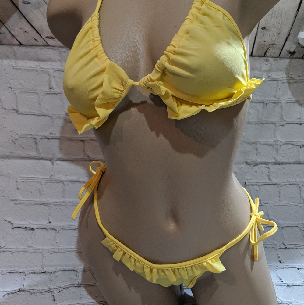 Leg Avenue‎ ruffle bikini set NWT